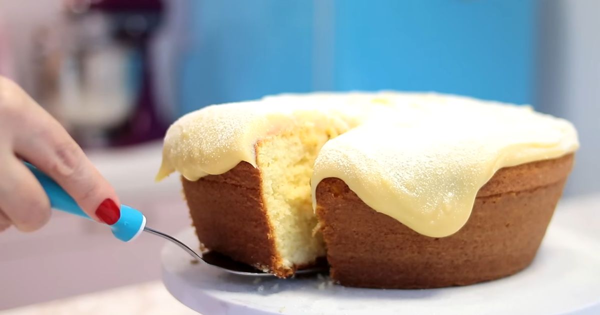 Bolo de Leite Ninho Fofinho com Cobertura Cremosa